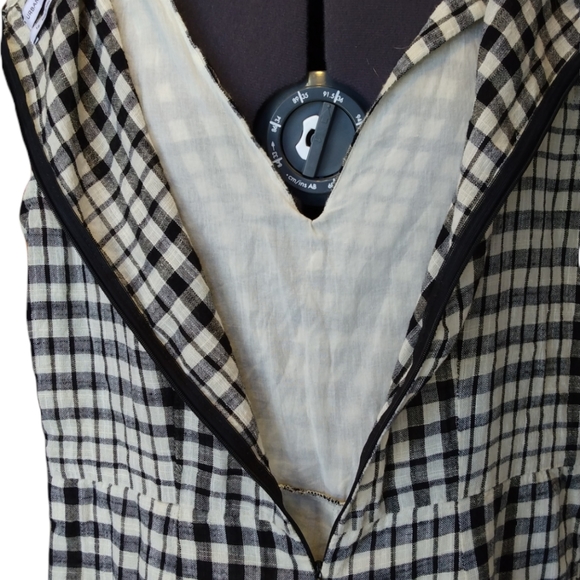 Urban Outfitters checked black and white jumpsuit. 12 - Picture 4 of 9